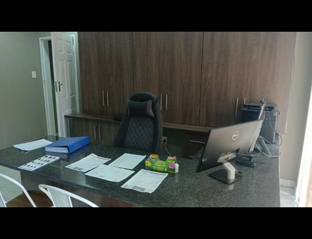 OFFICE PROPERTY TO RENT IN FLAMWOOD
